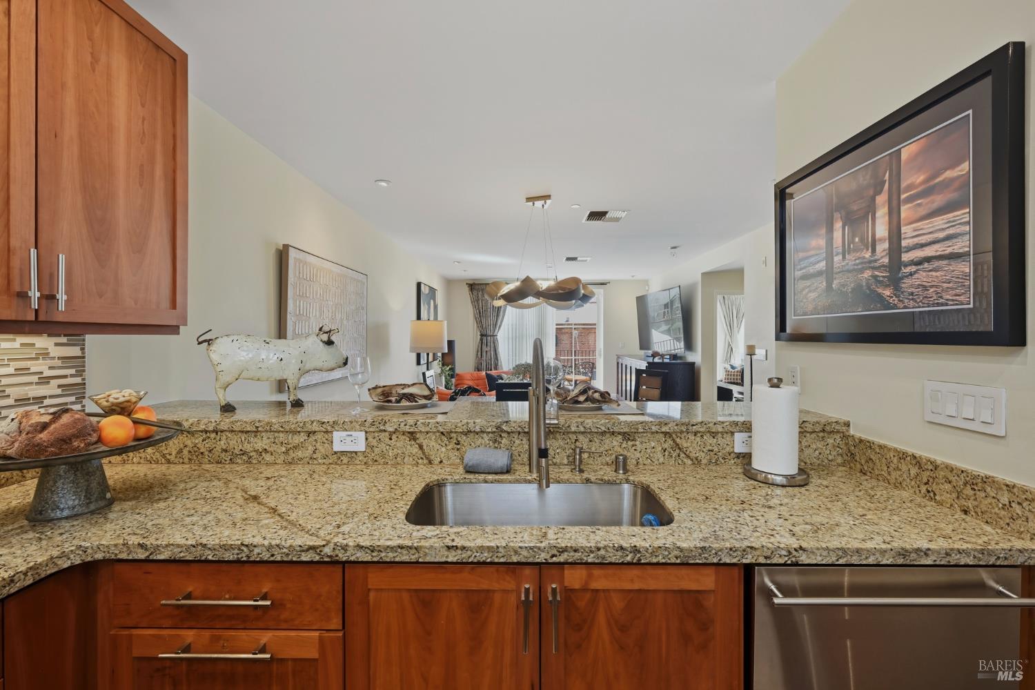588 Main Street Unit: #225
