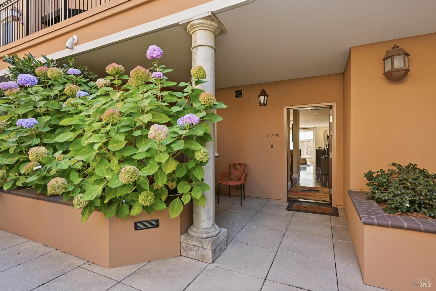 588 Main Street Unit: #225