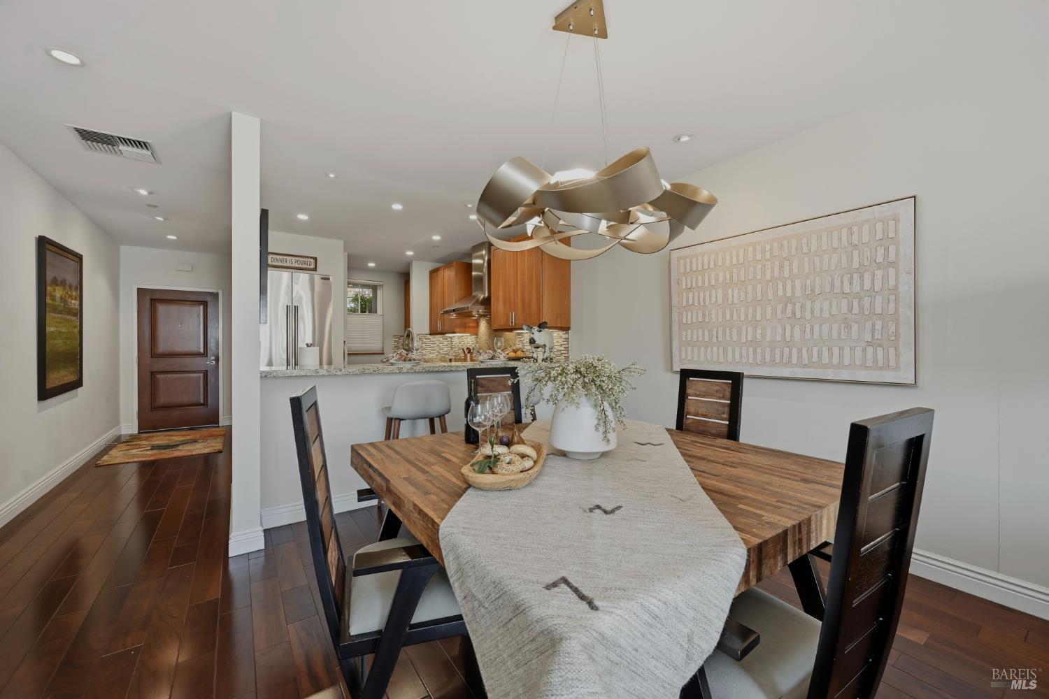 588 Main Street Unit: #225