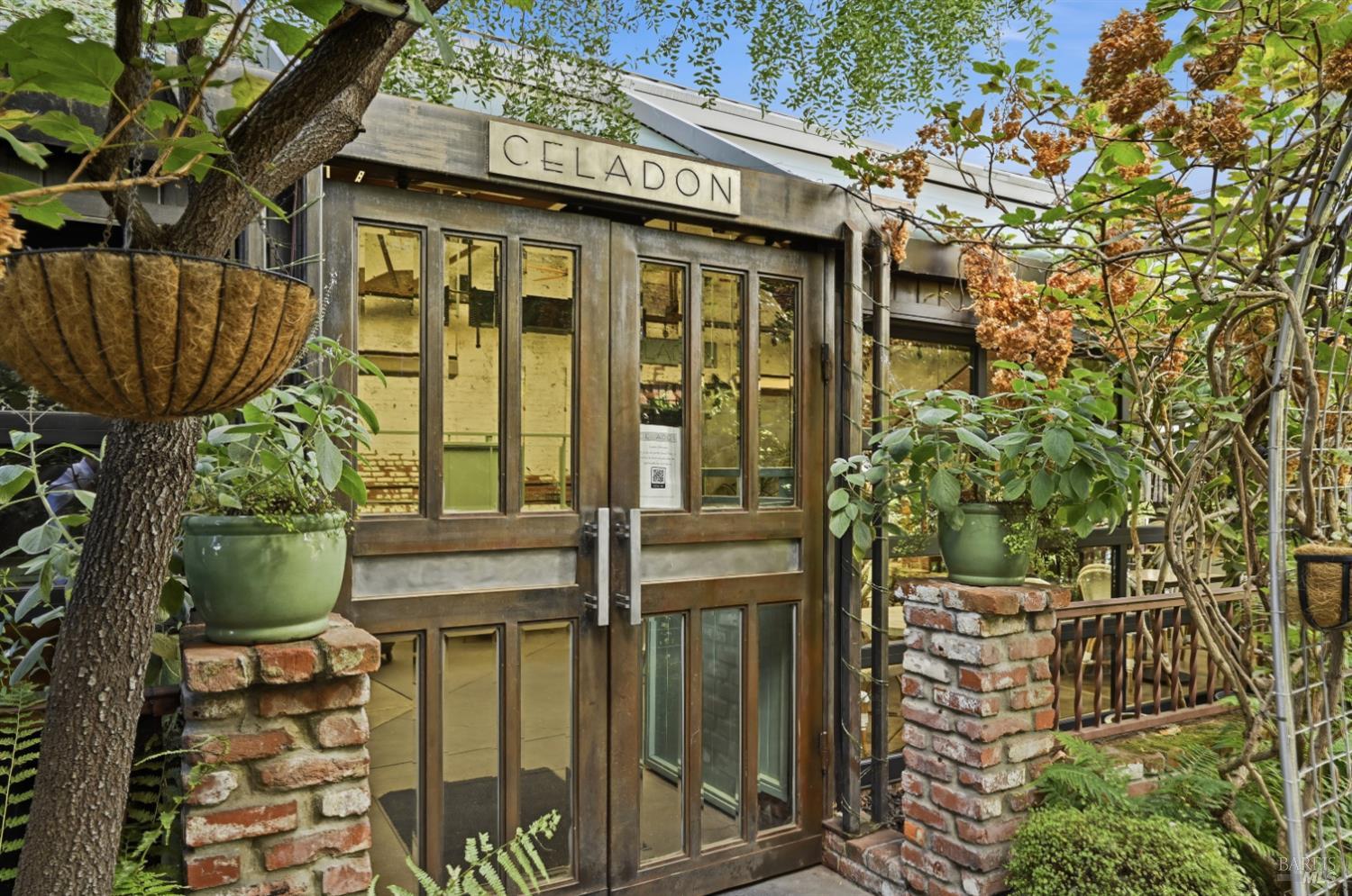 588 Main Street Unit: #225