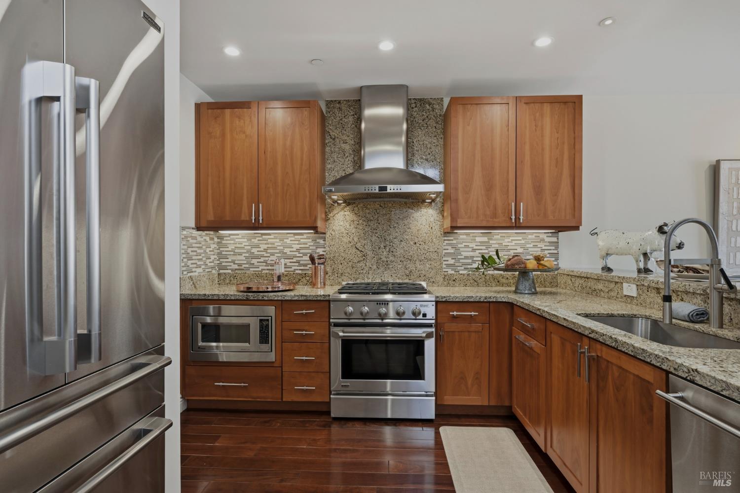 588 Main Street Unit: #225