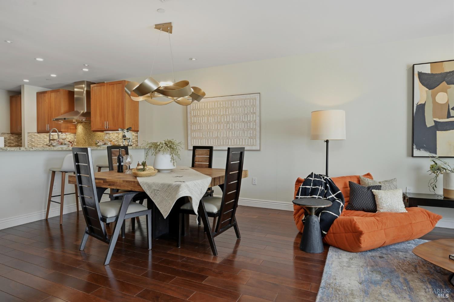 588 Main Street Unit: #225