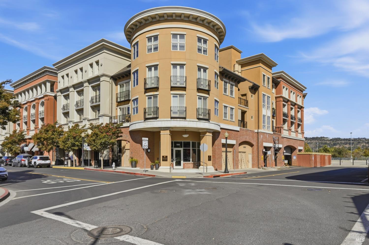 588 Main Street Unit: #225