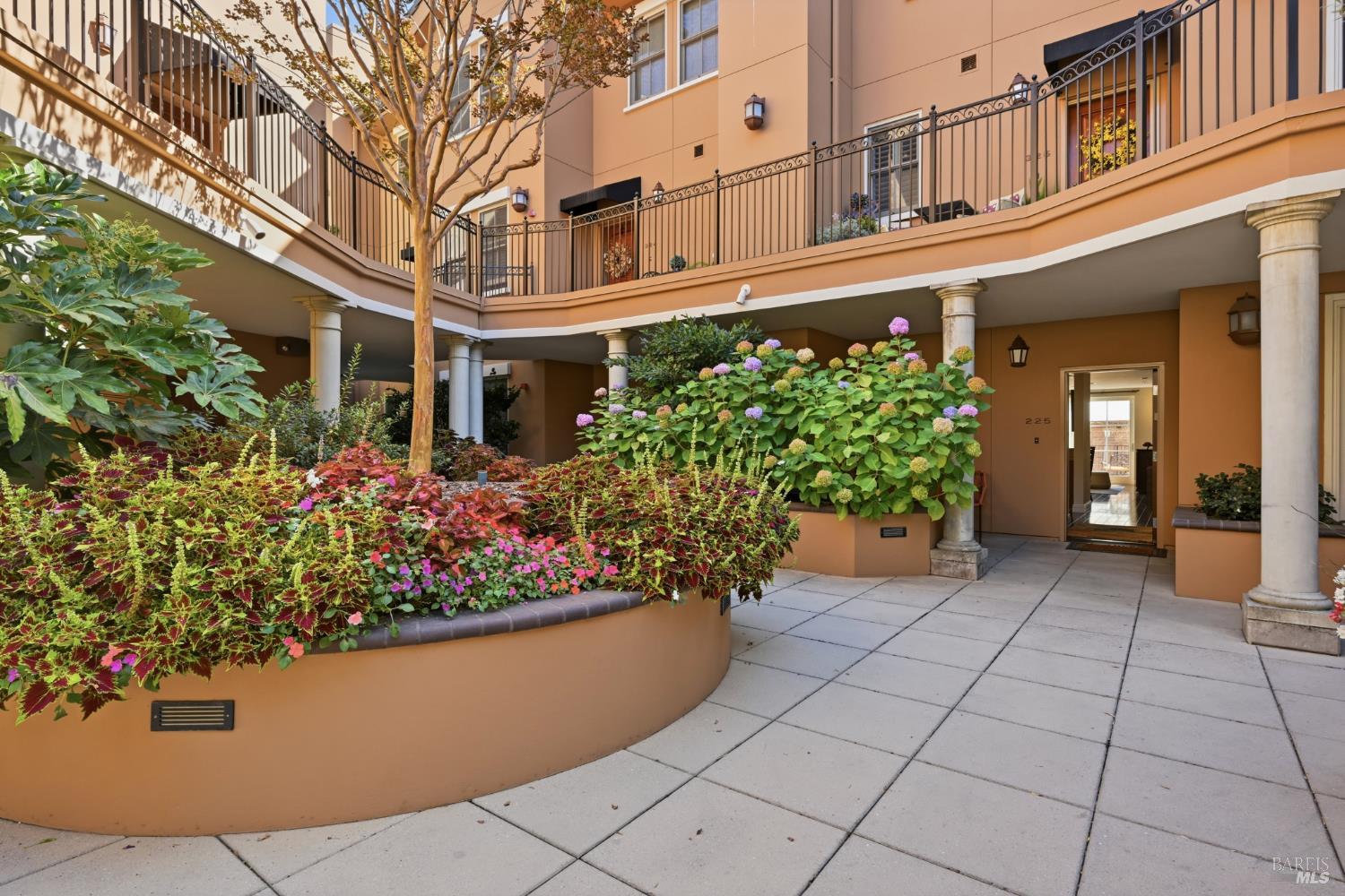 588 Main Street Unit: #225