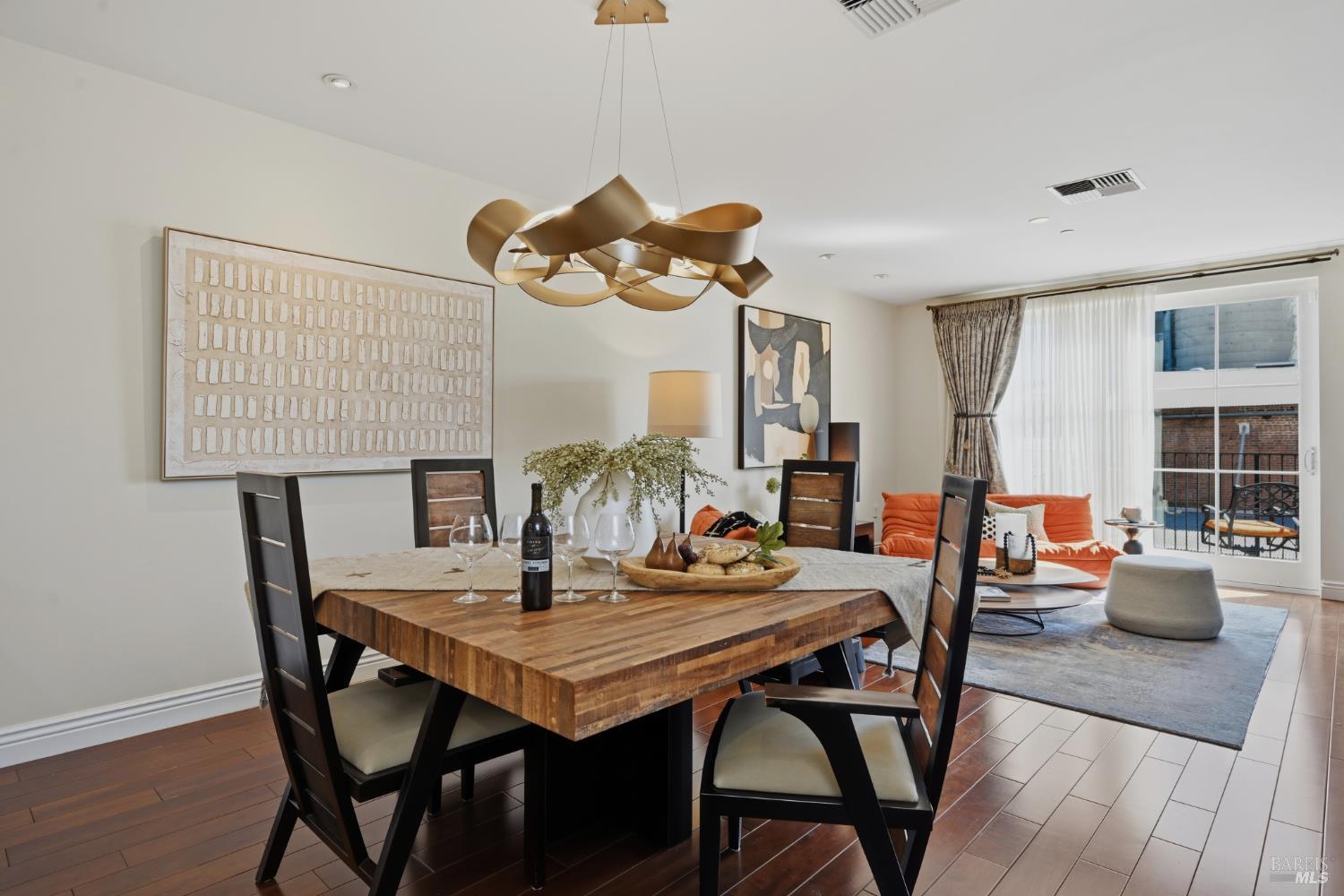 588 Main Street Unit: #225