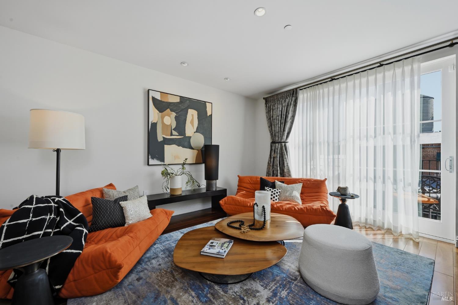 588 Main Street Unit: #225