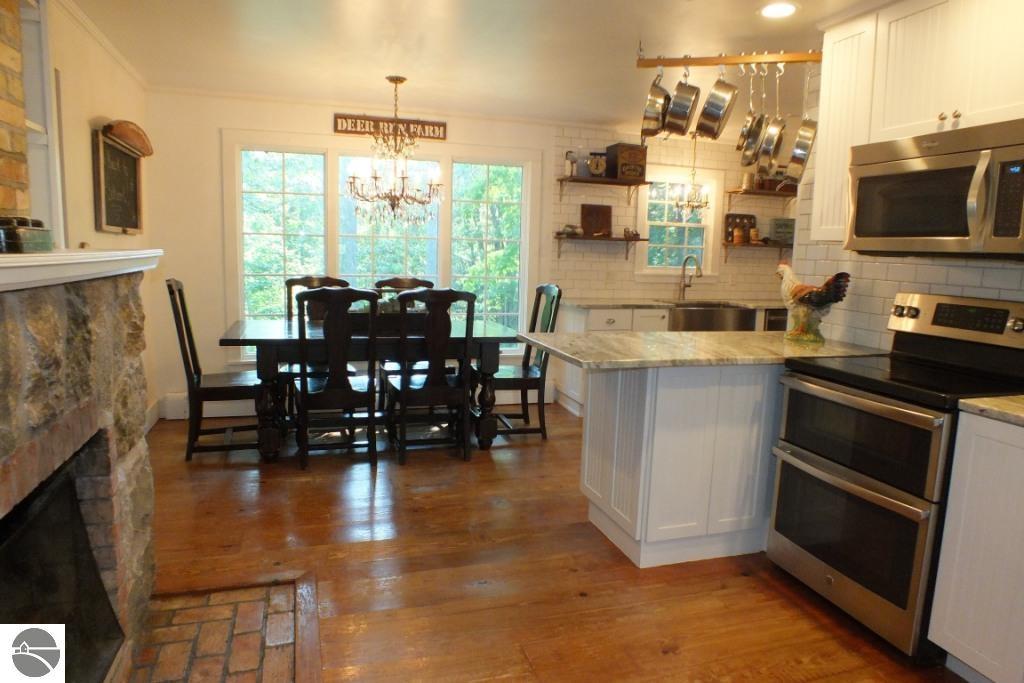 3257 N Manitou Trail W