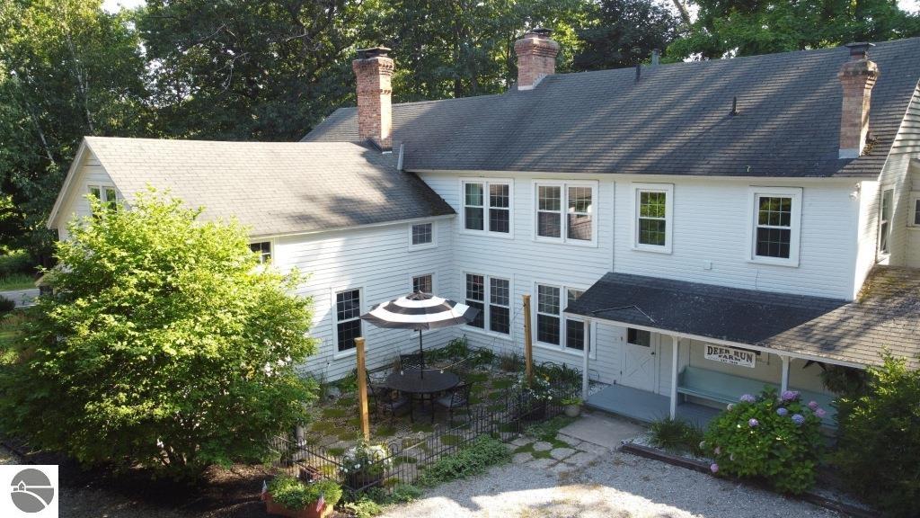 3257 N Manitou Trail W