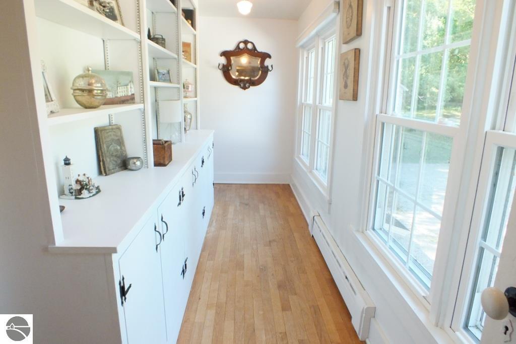 3257 N Manitou Trail W
