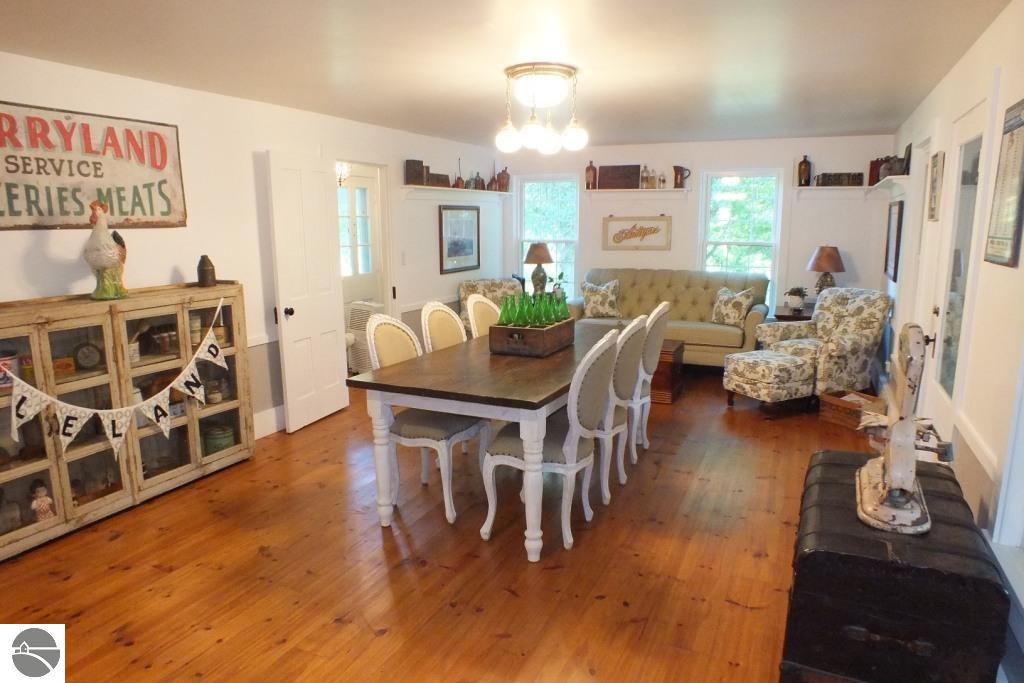 3257 N Manitou Trail W