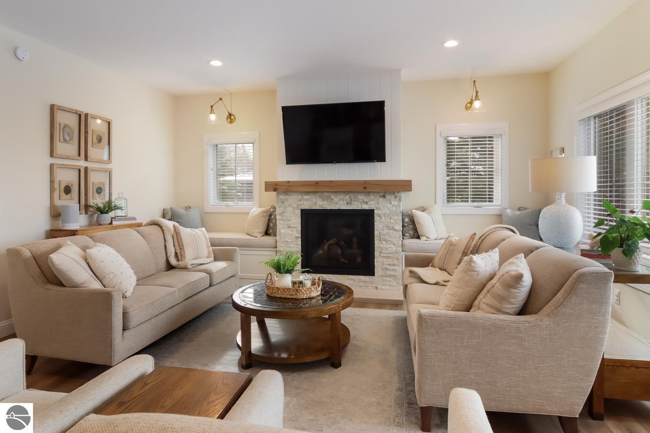 8885 Sunset Circle