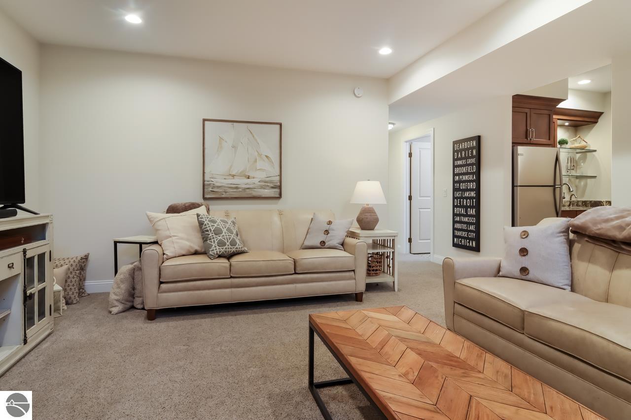 8885 Sunset Circle