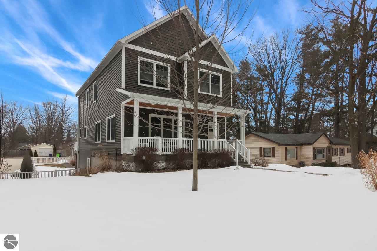 129 E Seventeenth Street