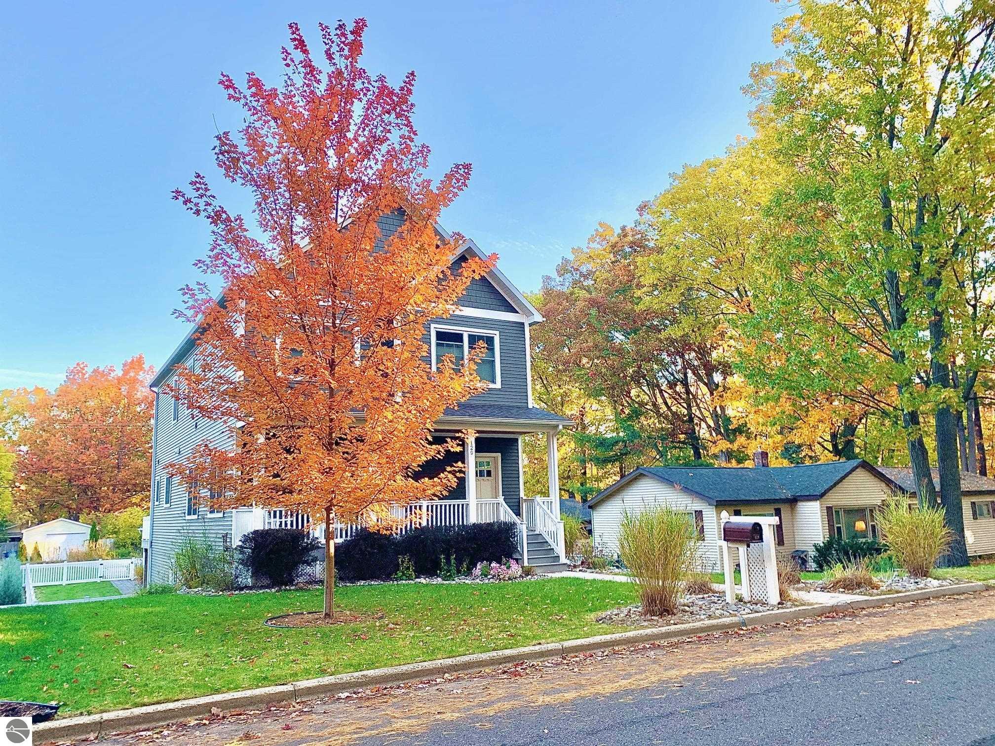 129 E Seventeenth Street
