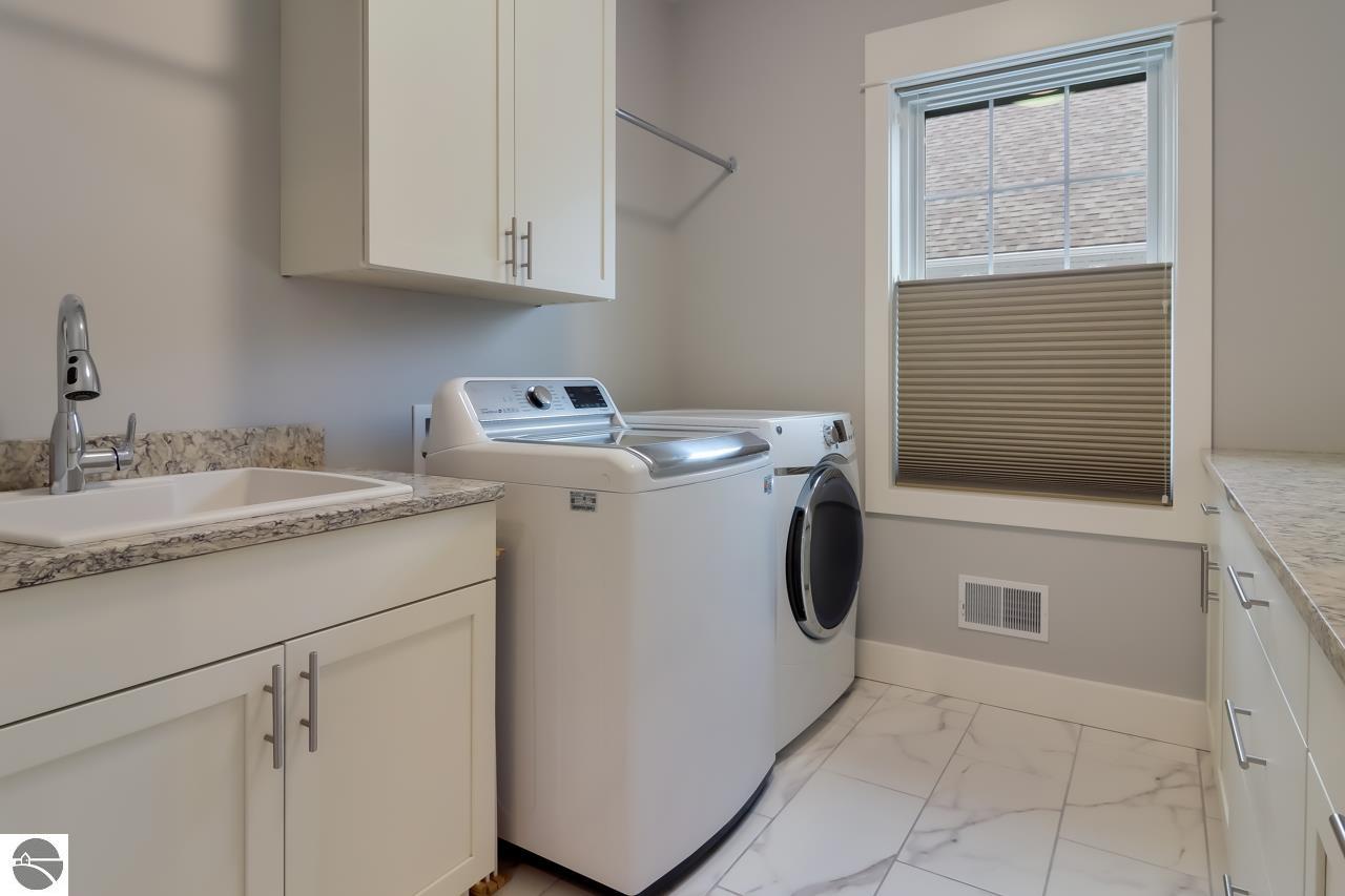 129 E Seventeenth Street