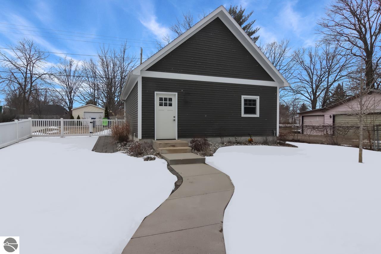129 E Seventeenth Street
