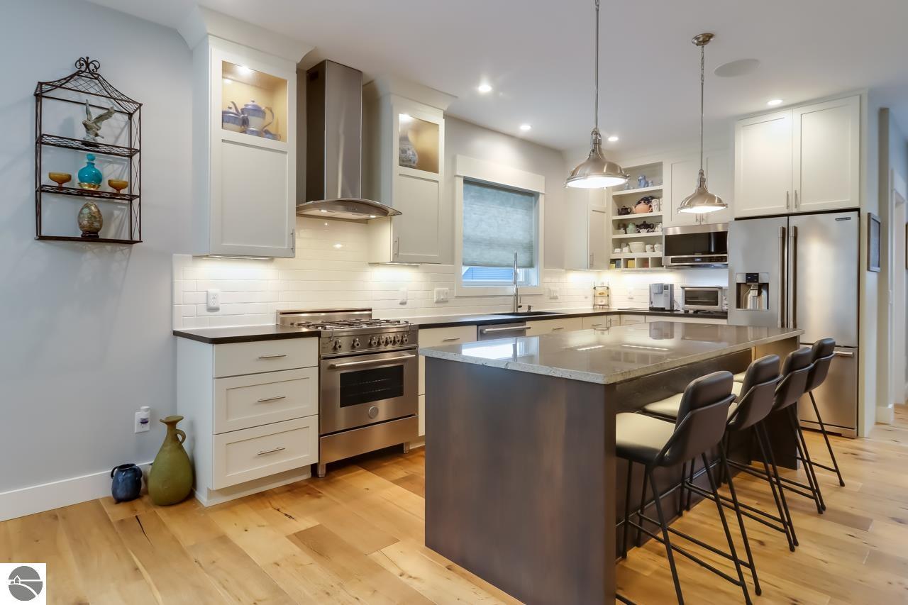 129 E Seventeenth Street