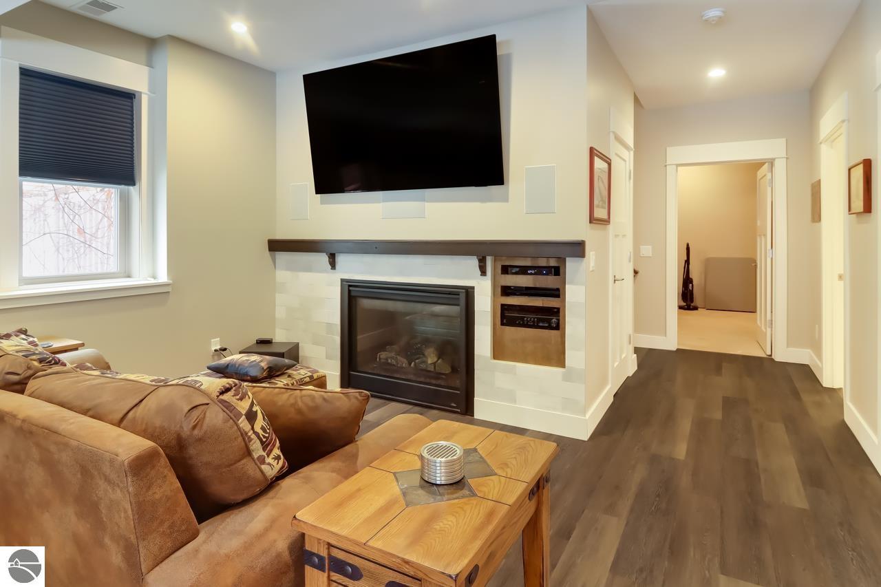 129 E Seventeenth Street