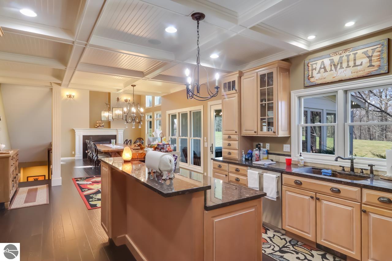 8009 Underwood Ridge