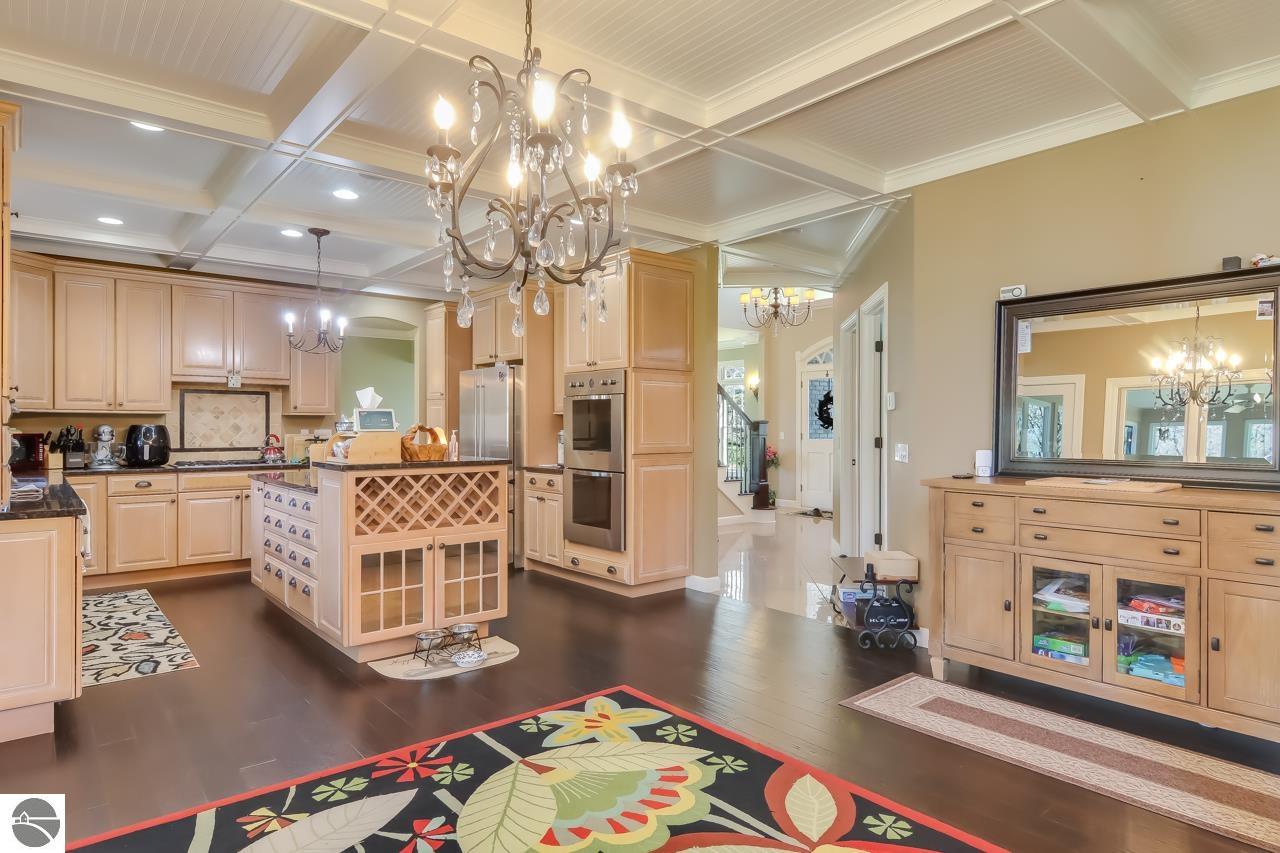 8009 Underwood Ridge