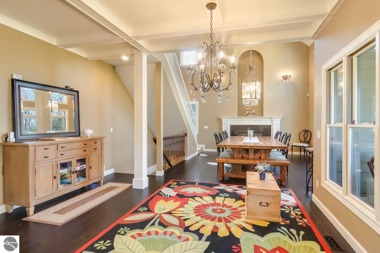 8009 Underwood Ridge