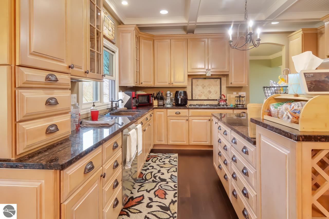 8009 Underwood Ridge