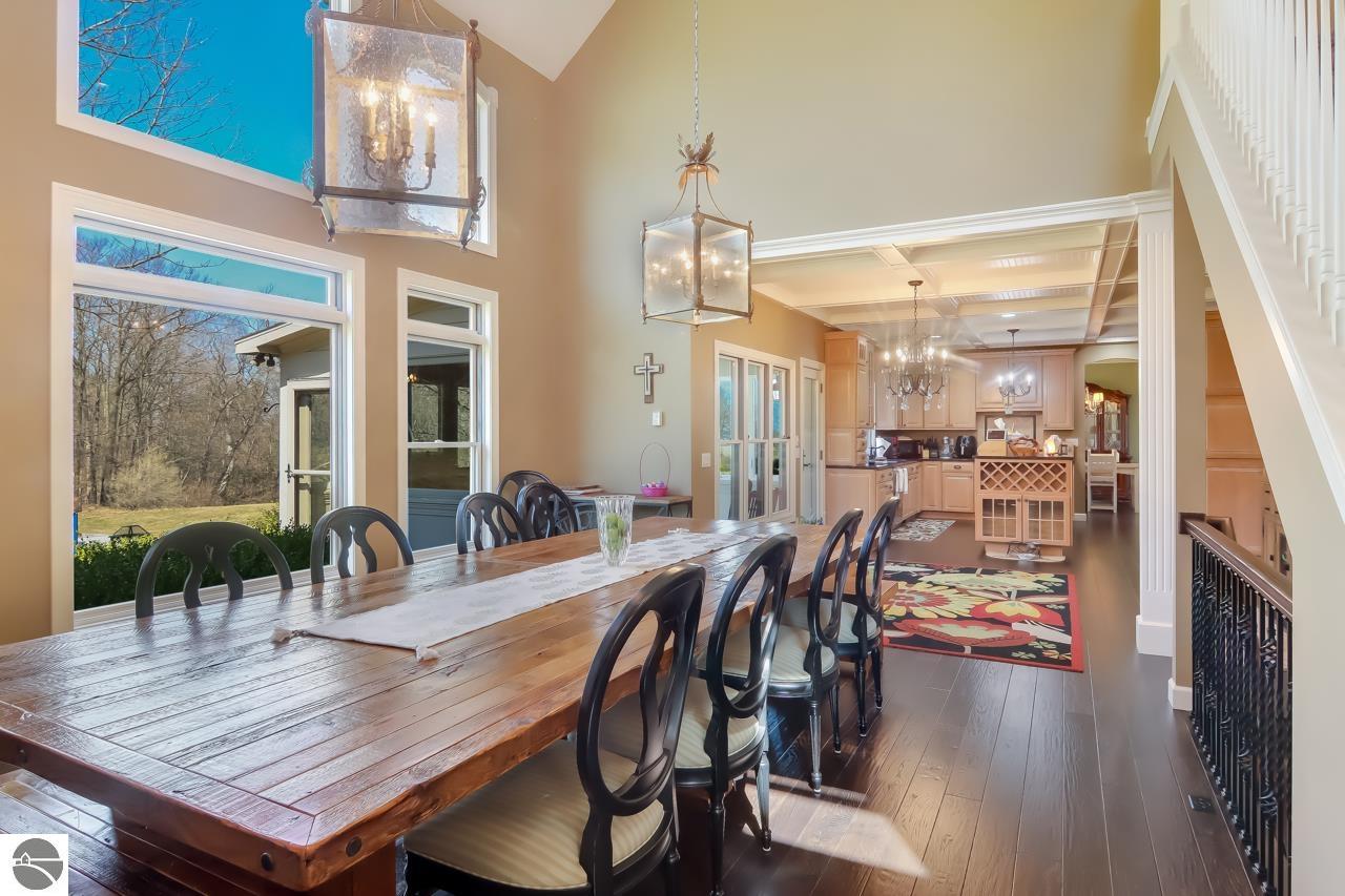8009 Underwood Ridge