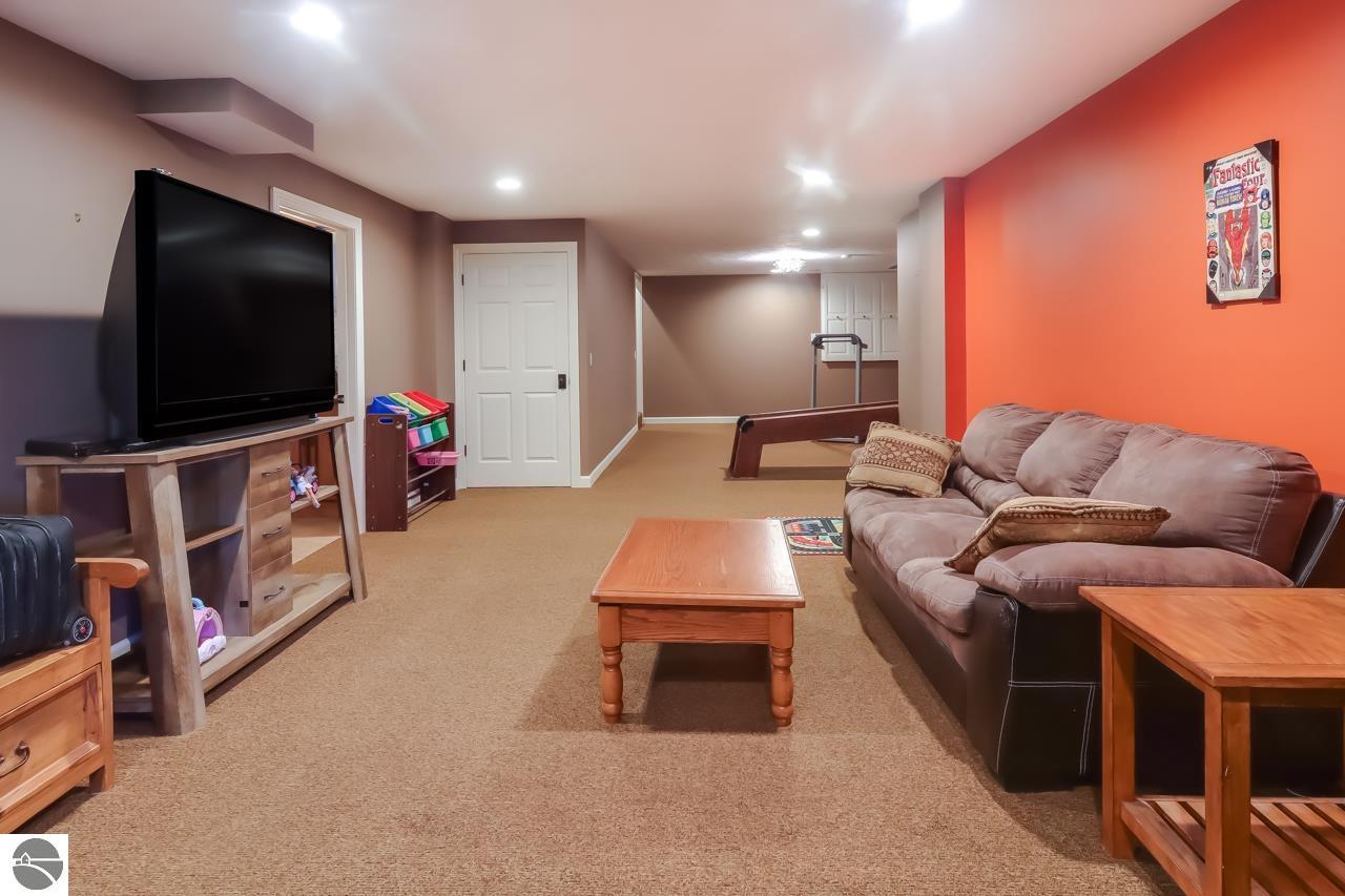 8009 Underwood Ridge