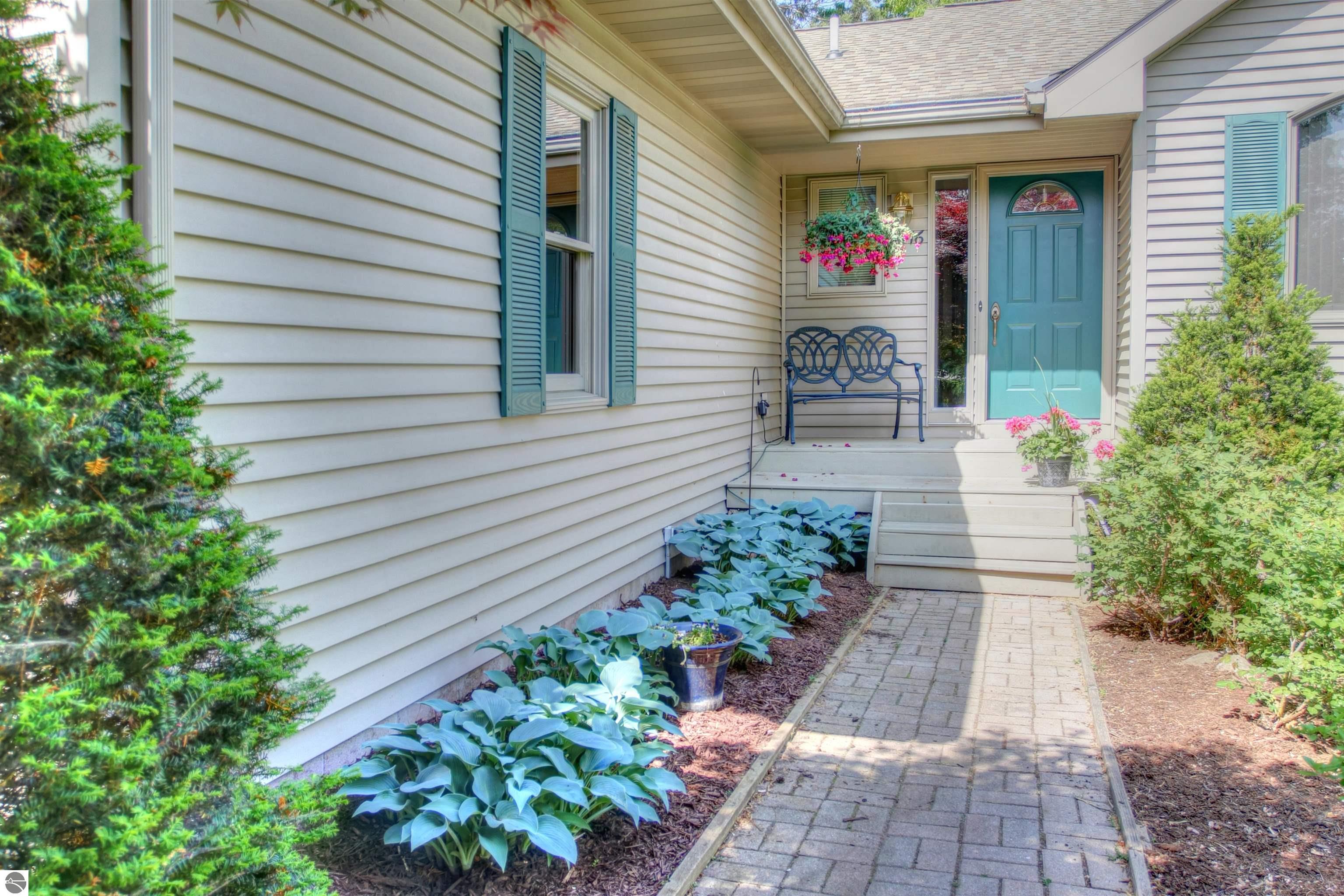 5416 Highland Drive