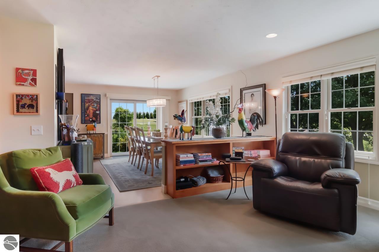 8589 Underwood Ridge