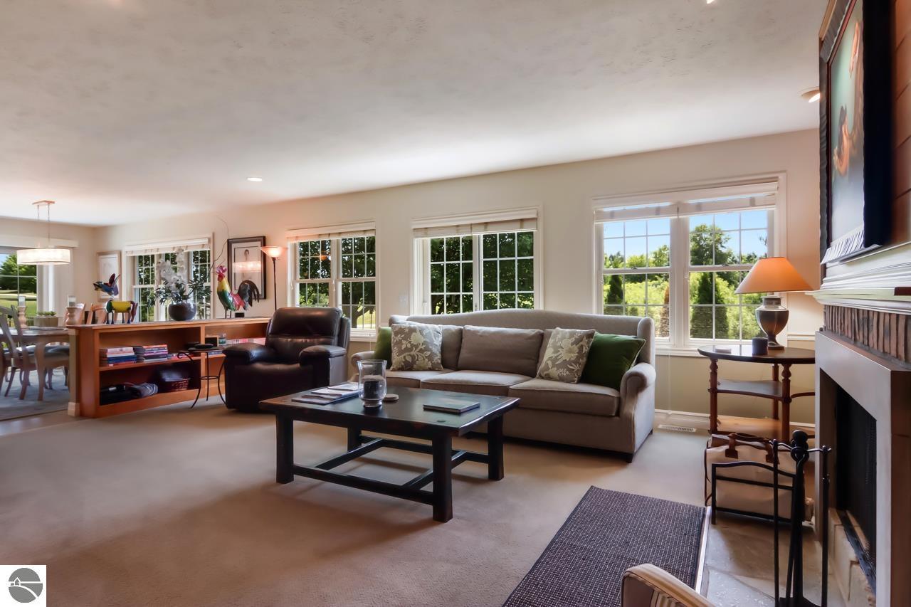 8589 Underwood Ridge