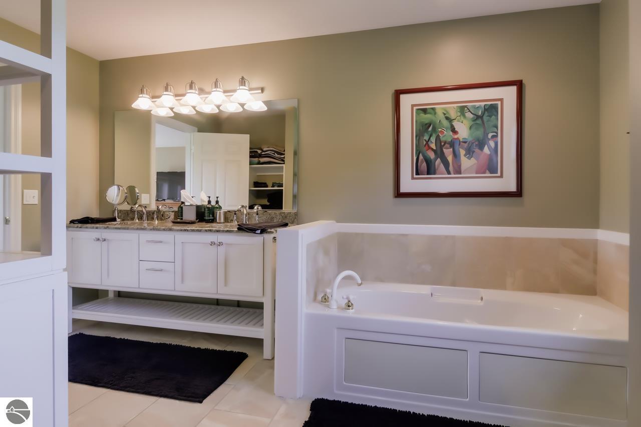 8589 Underwood Ridge