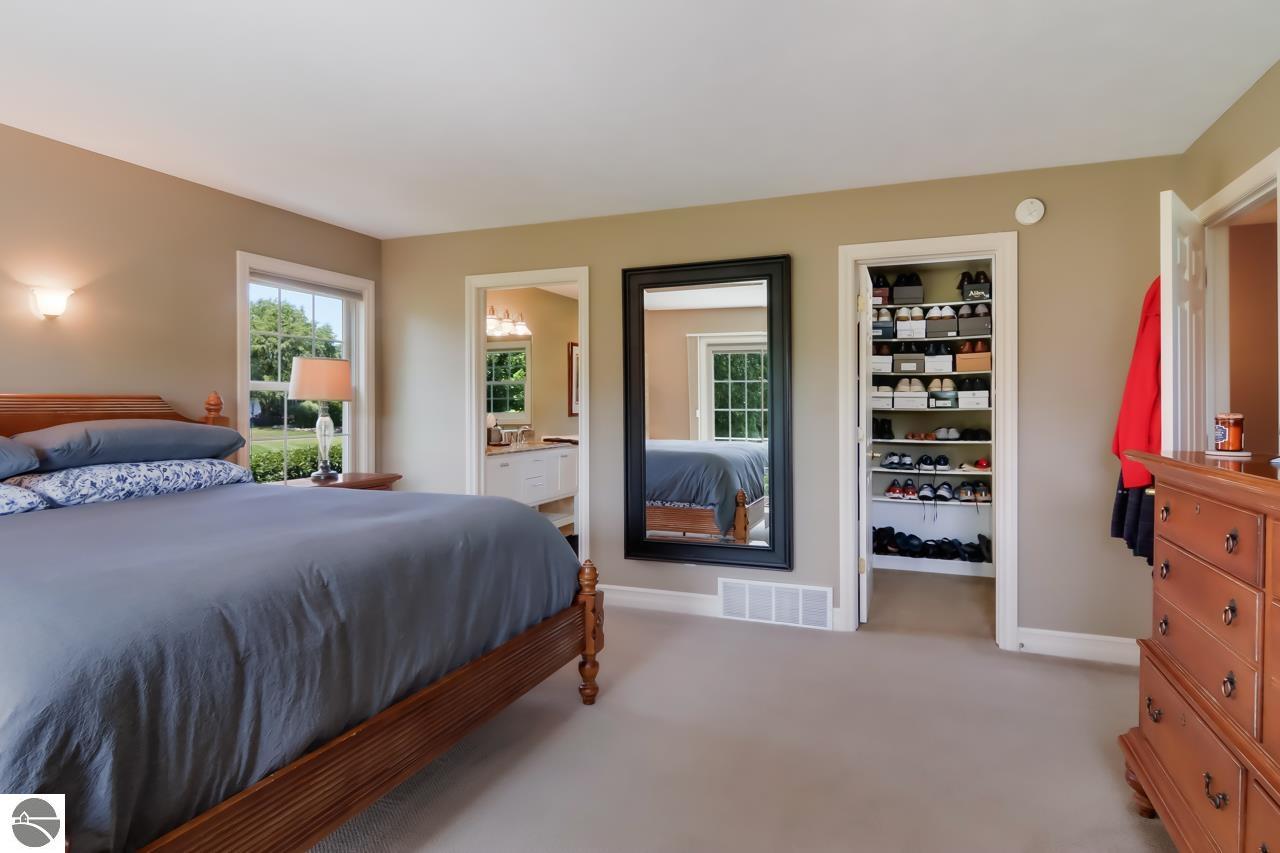 8589 Underwood Ridge