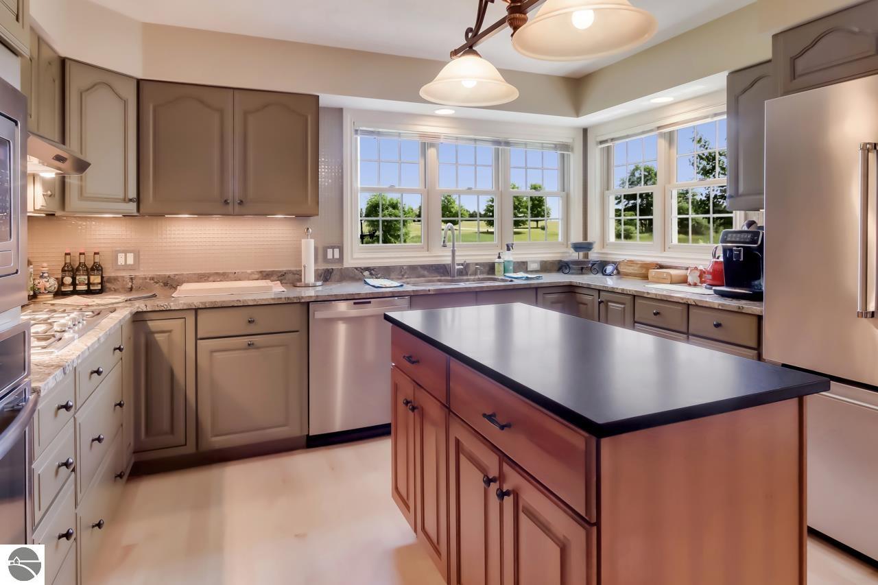 8589 Underwood Ridge