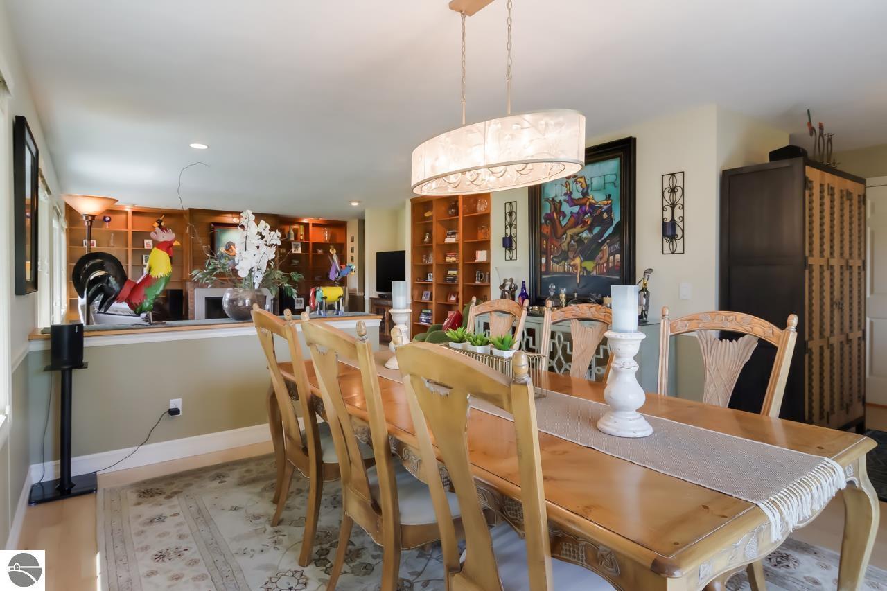 8589 Underwood Ridge