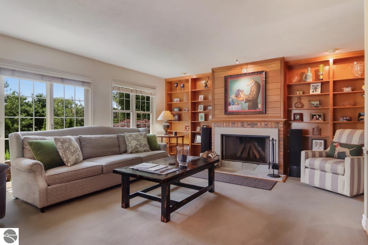 8589 Underwood Ridge