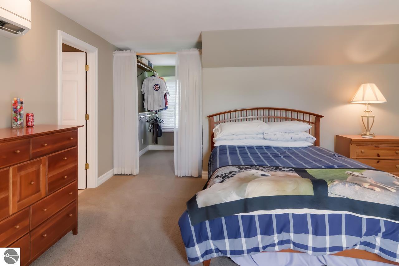 8589 Underwood Ridge