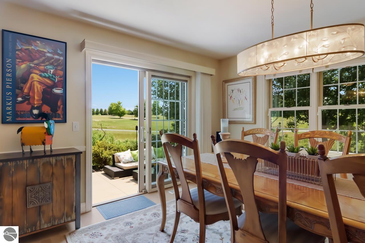 8589 Underwood Ridge