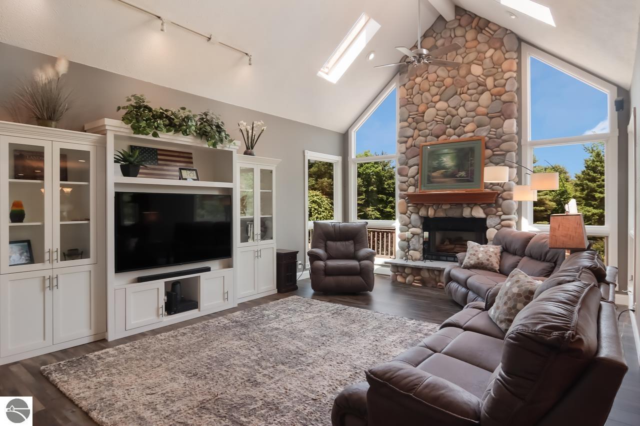 128 Spring Hill Road