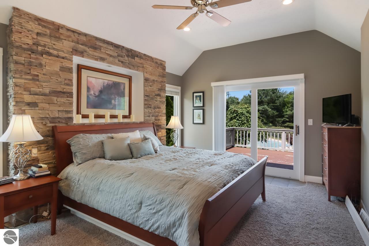 128 Spring Hill Road