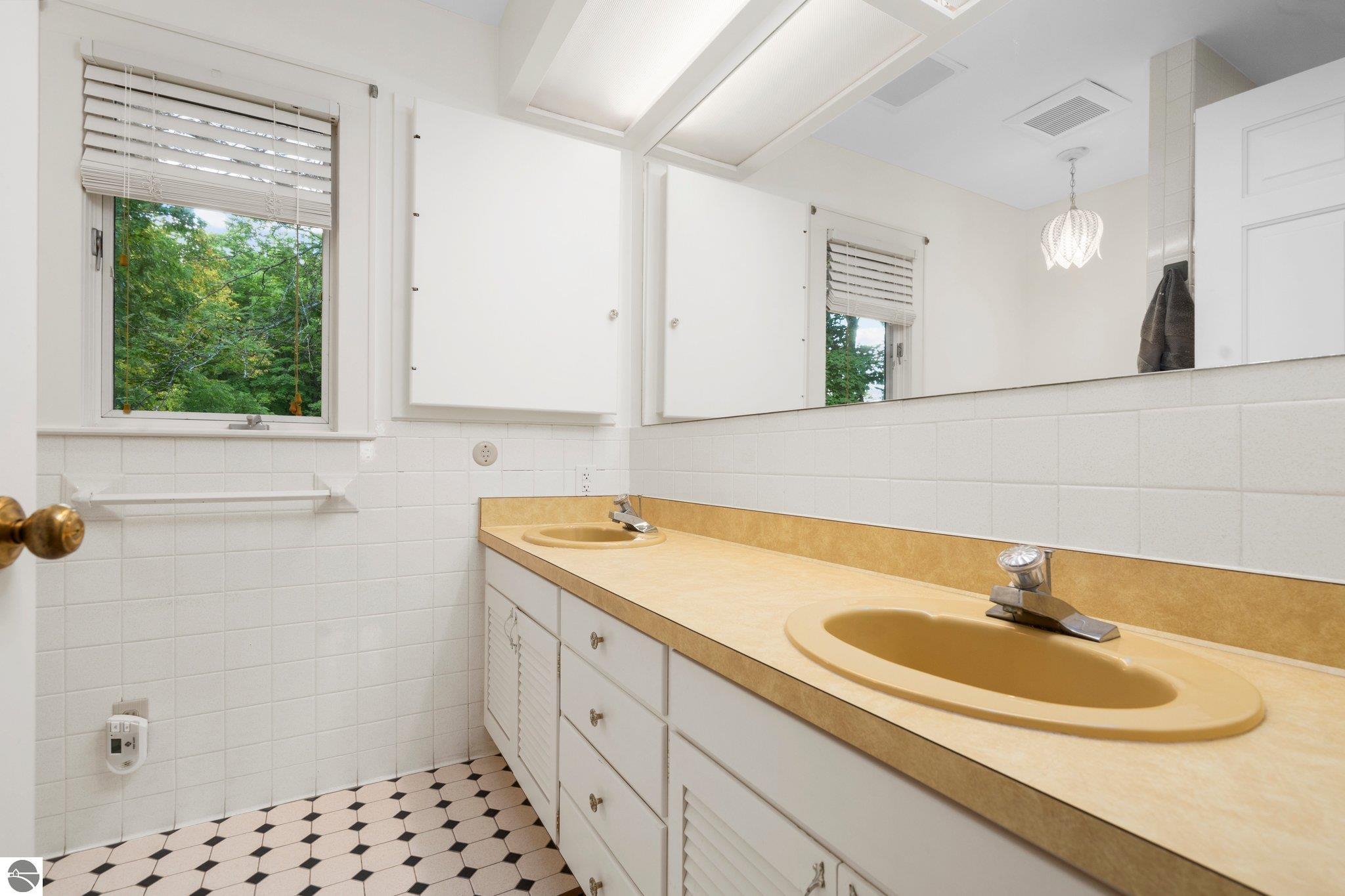 4225 Bay View Pt