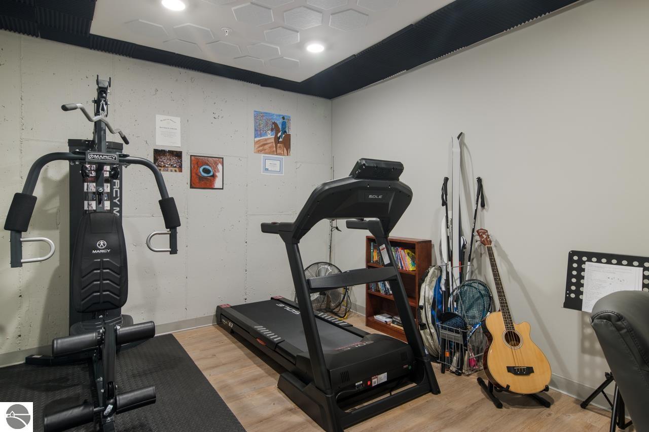 225 E Seventeenth Street # B Unit: 2 - B