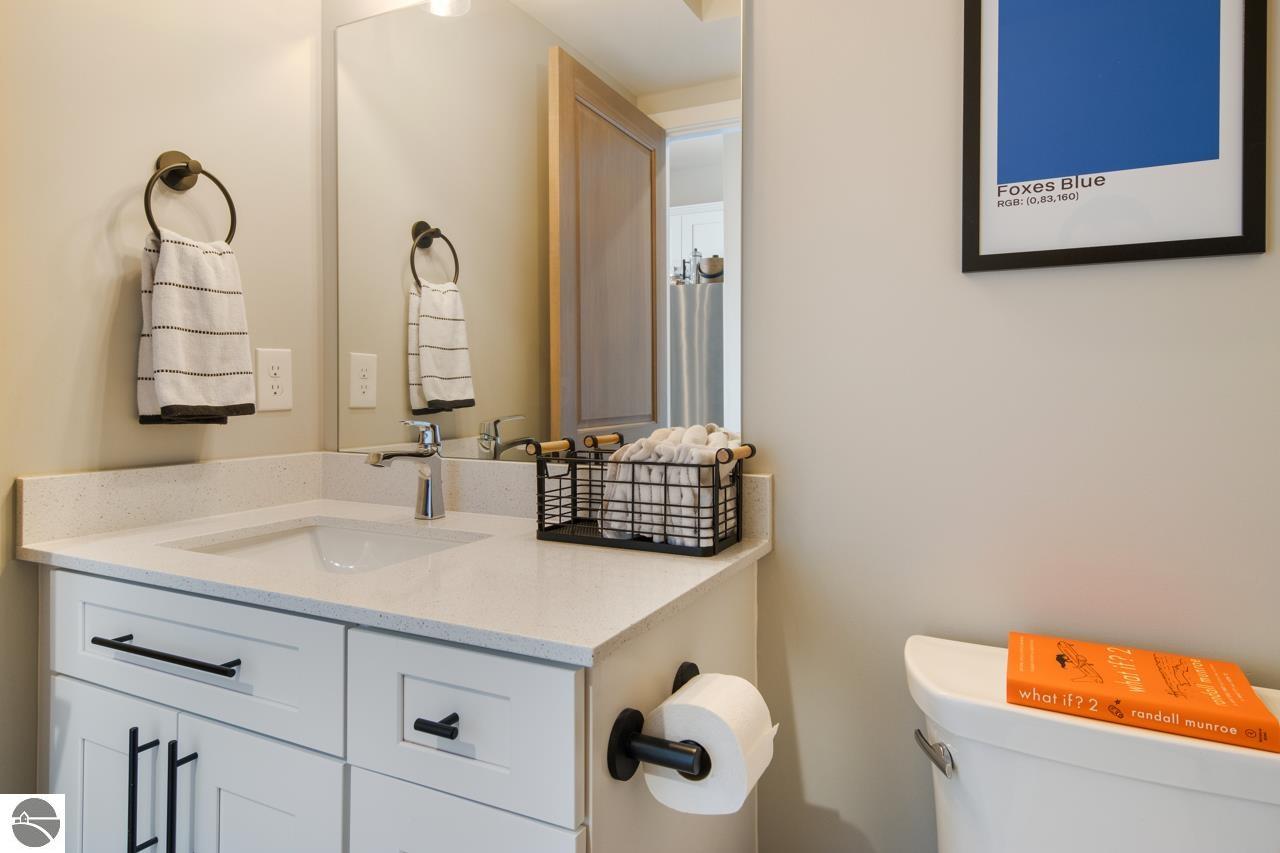 225 E Seventeenth Street # B Unit: 2 - B