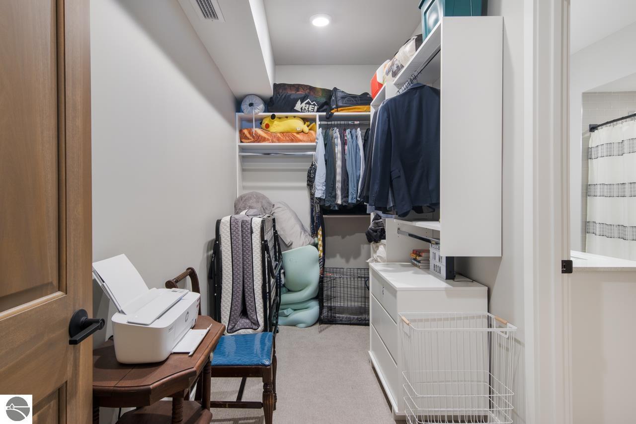 225 E Seventeenth Street # B Unit: 2 - B