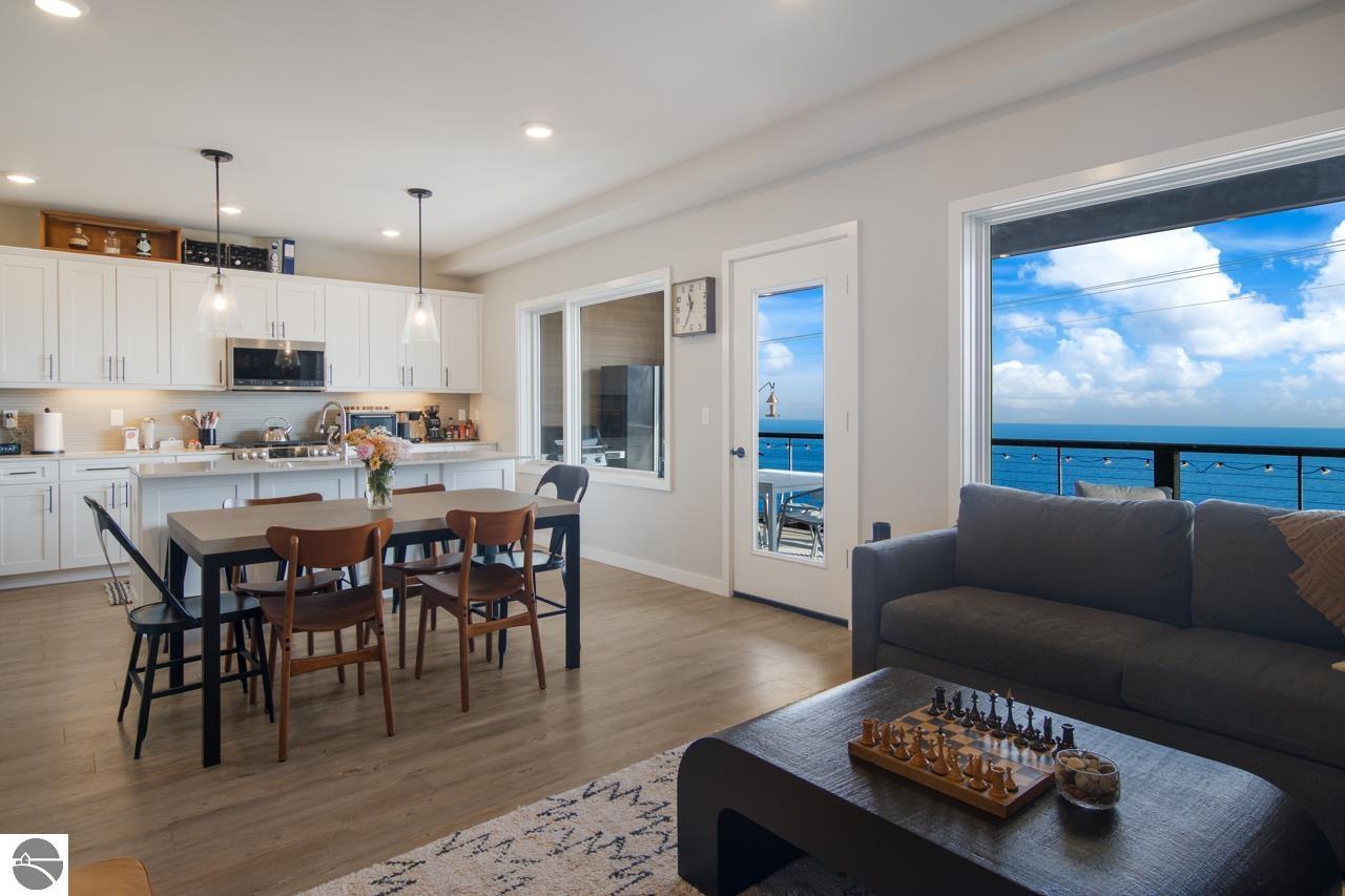 225 E Seventeenth Street # B Unit: 2 - B