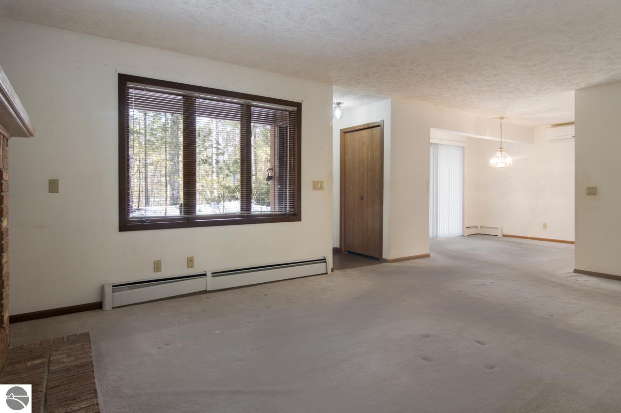 3810 Maid Marian Lane