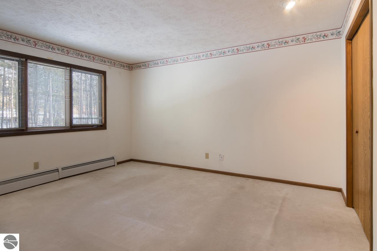 3810 Maid Marian Lane