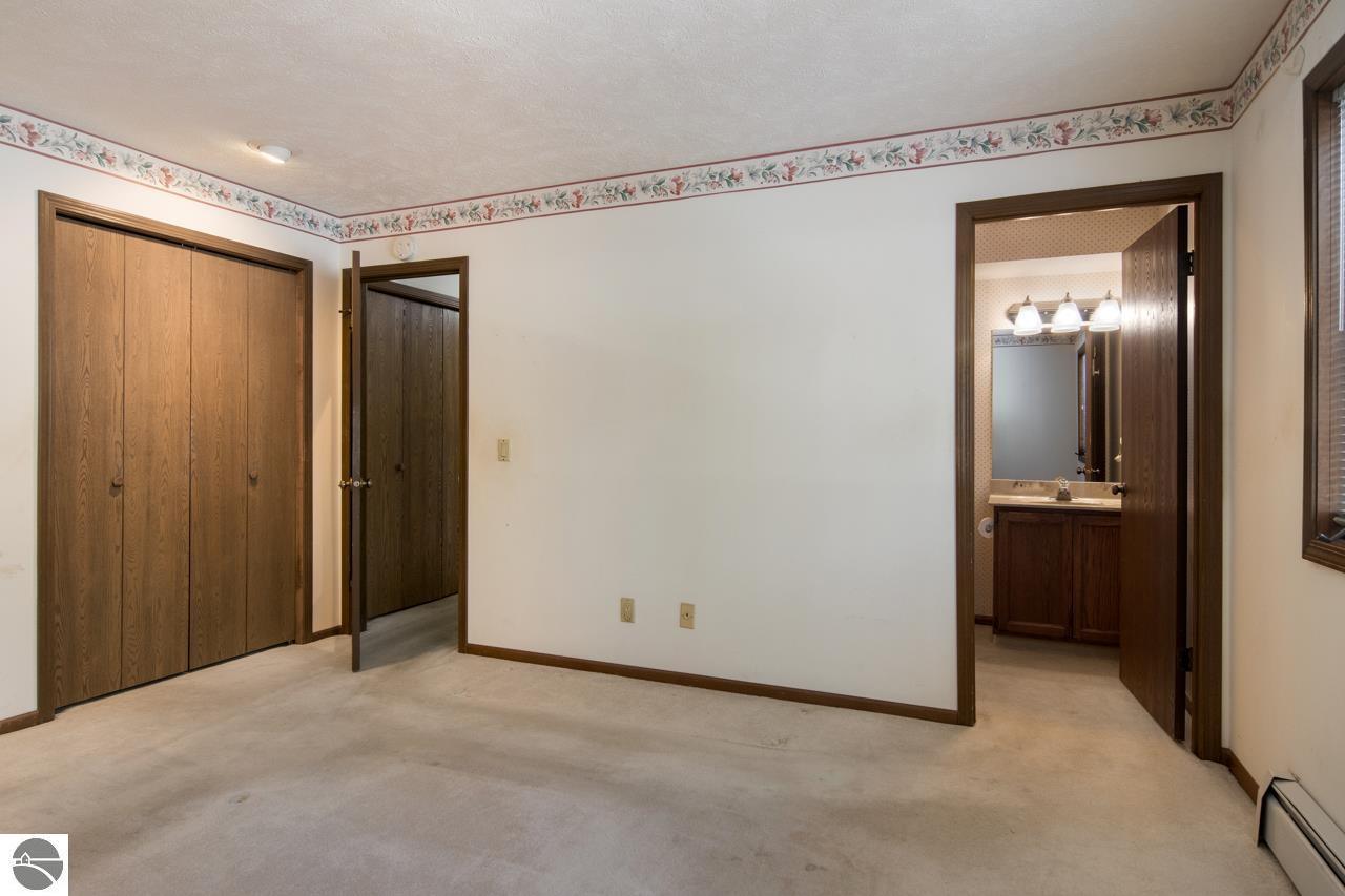 3810 Maid Marian Lane