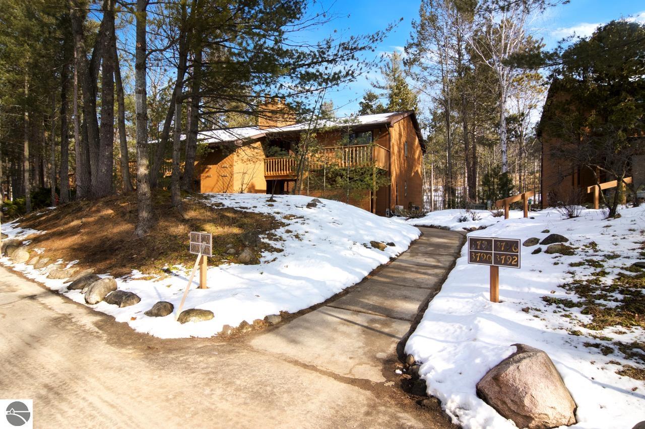 3810 Maid Marian Lane