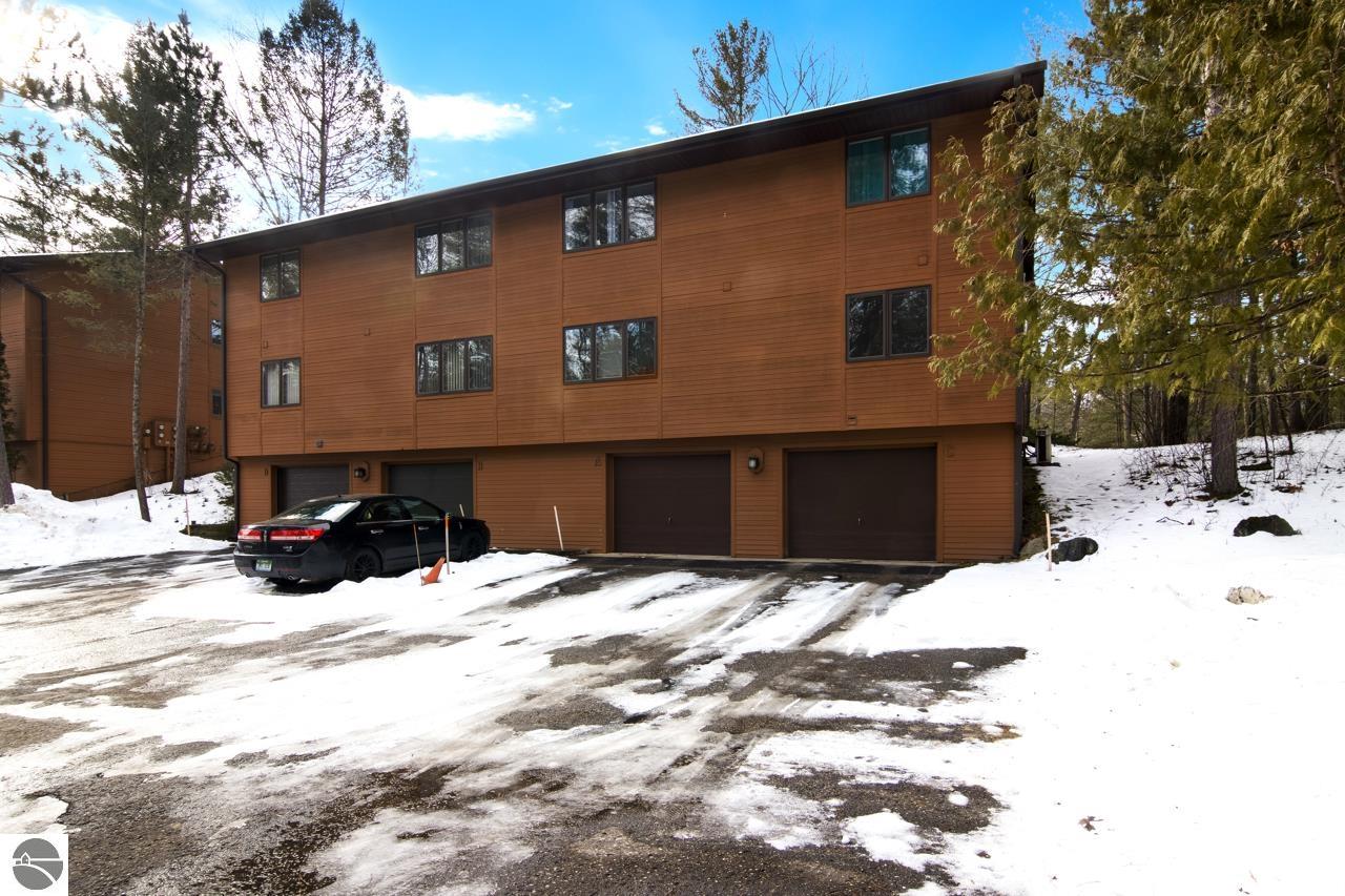 3810 Maid Marian Lane